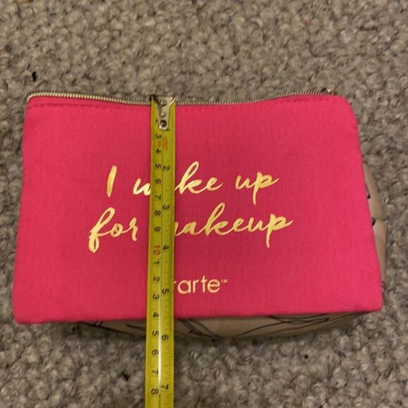 Bundle set 2 cosmetics bags. Tarte & no name . - Picture 7 of 9